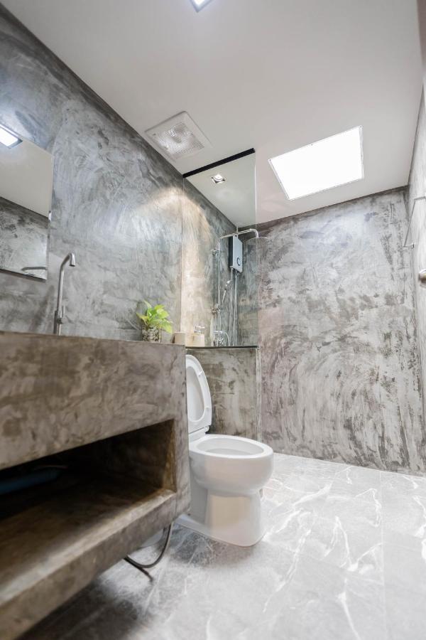 In My Place Cafotel Khlong Thom Екстер'єр фото