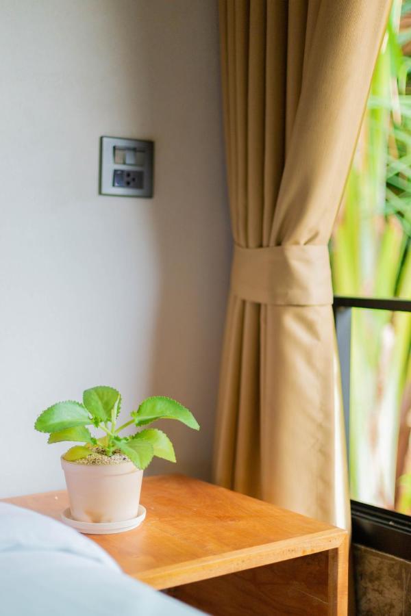 In My Place Cafotel Khlong Thom Екстер'єр фото