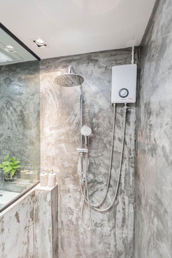 In My Place Cafotel Khlong Thom Екстер'єр фото