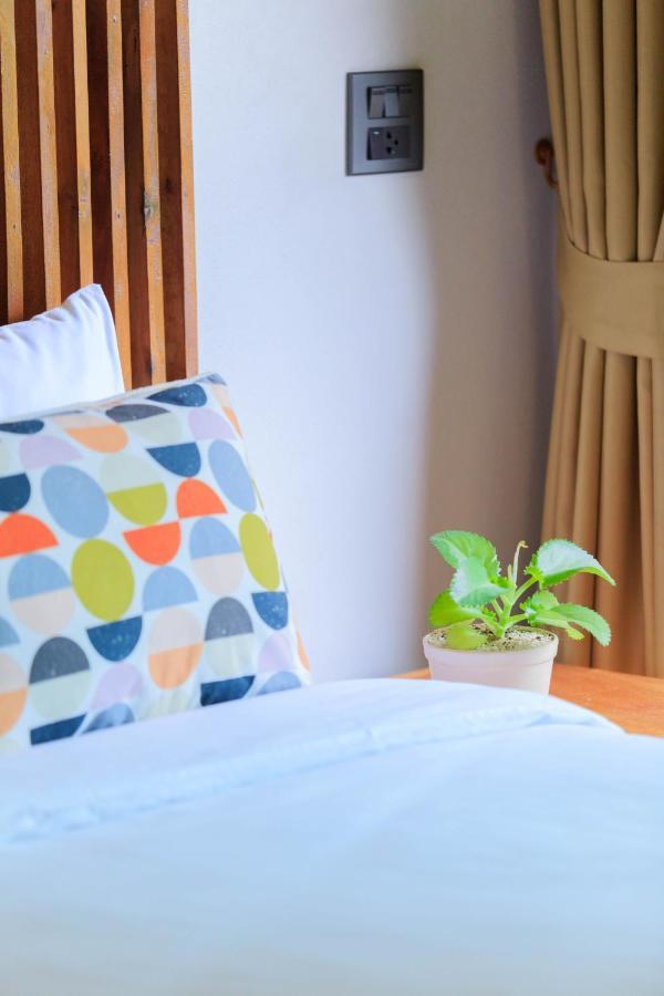 In My Place Cafotel Khlong Thom Екстер'єр фото