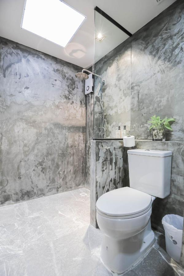 In My Place Cafotel Khlong Thom Екстер'єр фото
