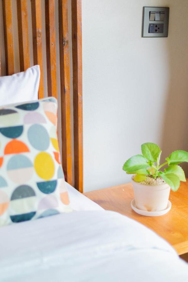 In My Place Cafotel Khlong Thom Екстер'єр фото